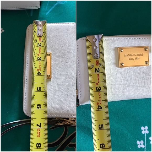 A1) Michael Kors Clutches Wristlet Removable Strap - Picture 6 of 6